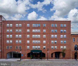 Building Photo - 960 Fell St