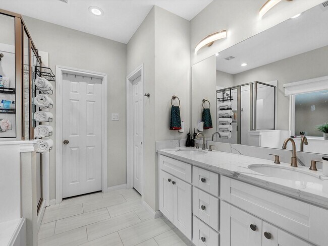 Foto del edificio - 8407 James Franklin St