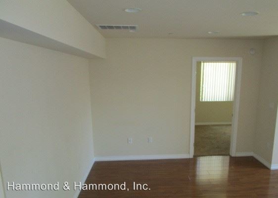 Foto del edificio - 14823 Sylvan St