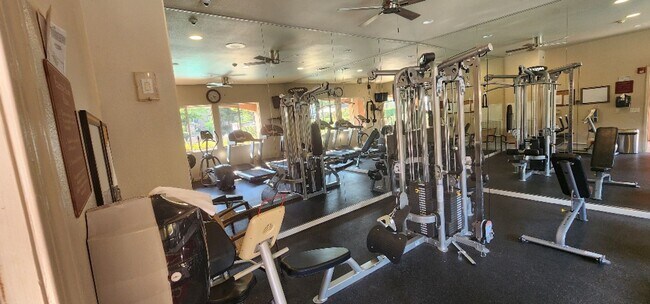 Foto del edificio - Now Available – Freshly Updated 2-Bedroom,...