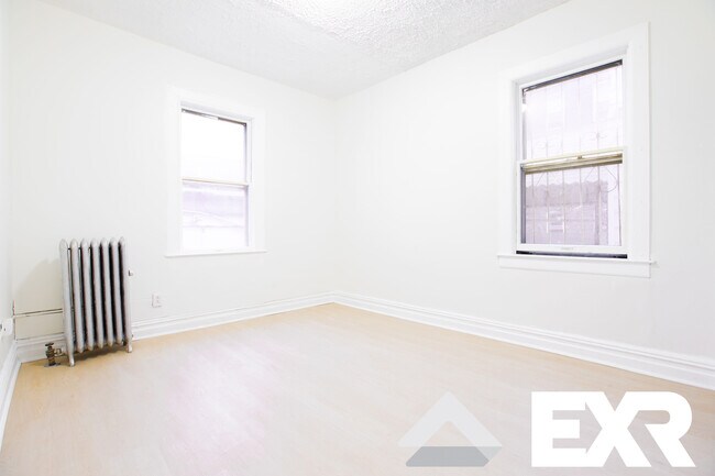 Building Photo - 893 Albany Ave