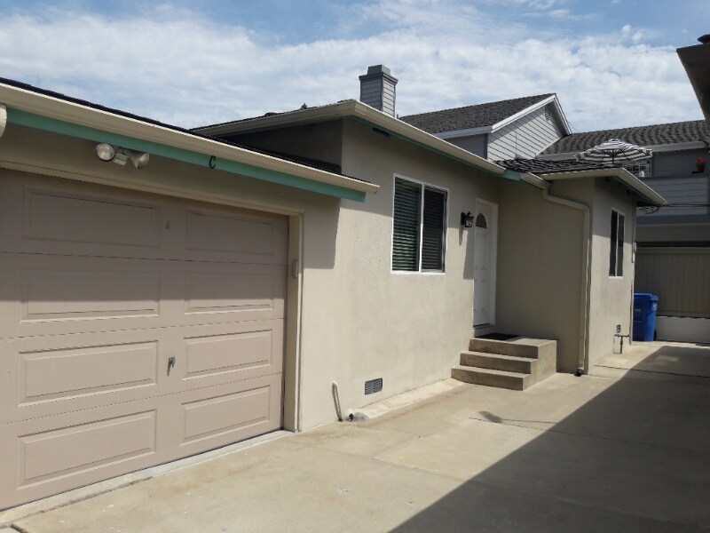 Foto principal - 2204 Aviation Way