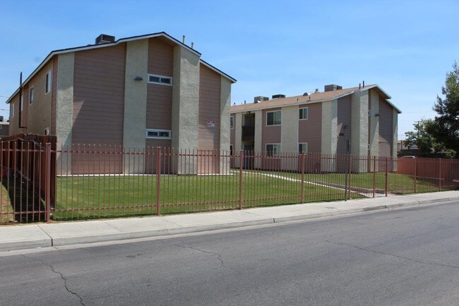 Foto del edificio - 1320 Flower St