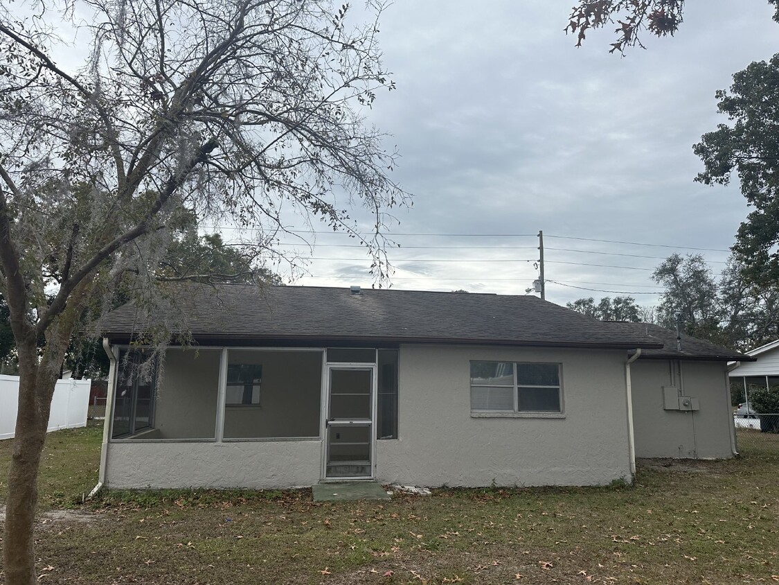 Primary Photo - Cute 2 Bedroom, 2 Bathroom, 1 Car Garage H...