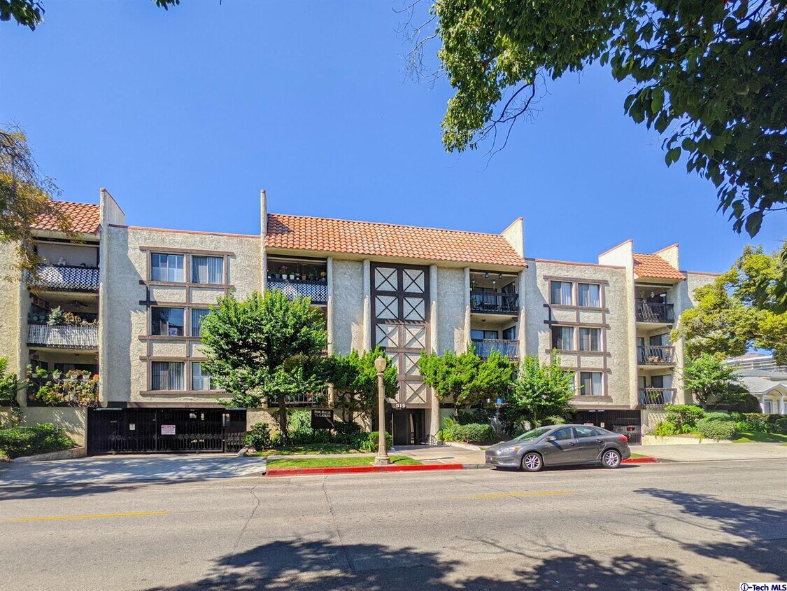 515 N Jackson St Unit 212, Glendale, CA 91206 Condo for Rent in