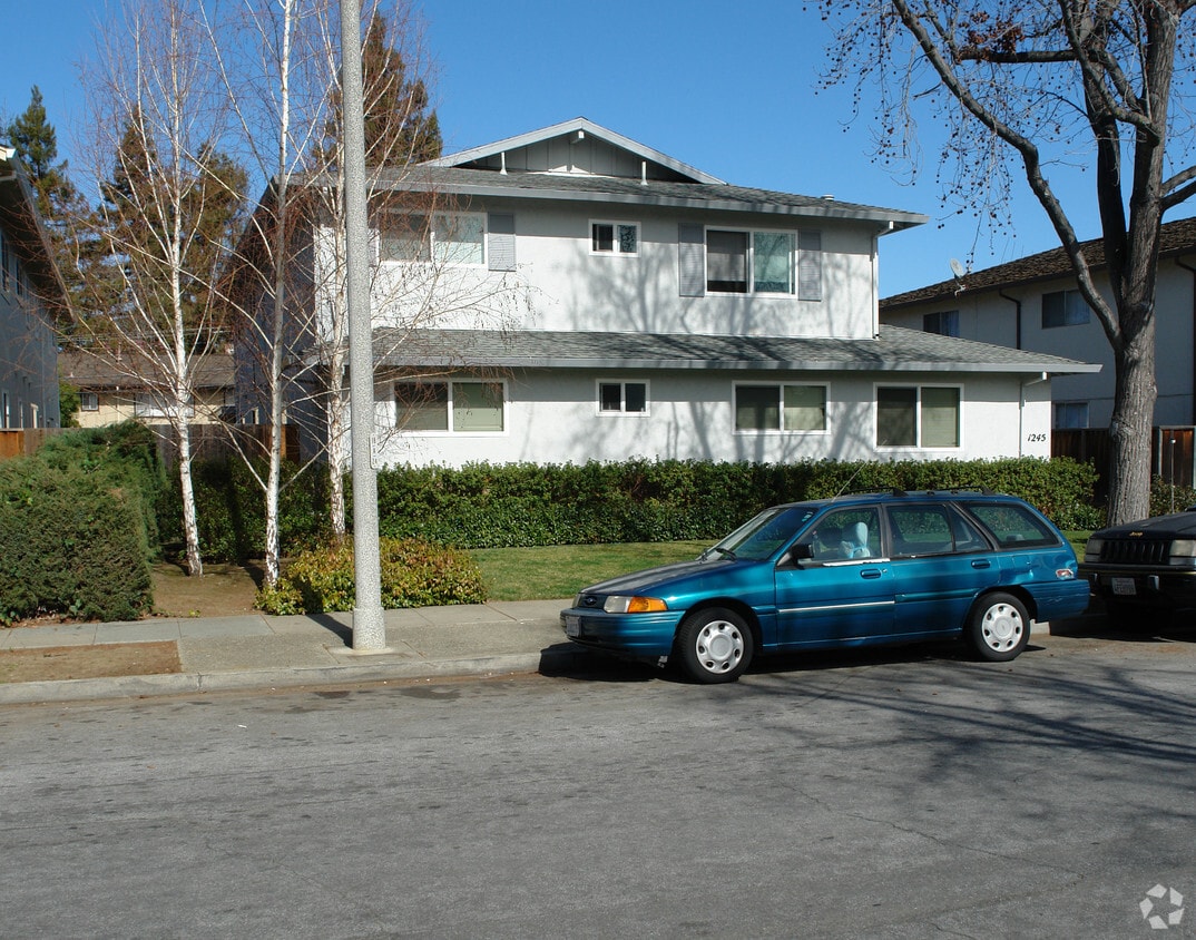 Building Photo - 1245 Coronado Dr