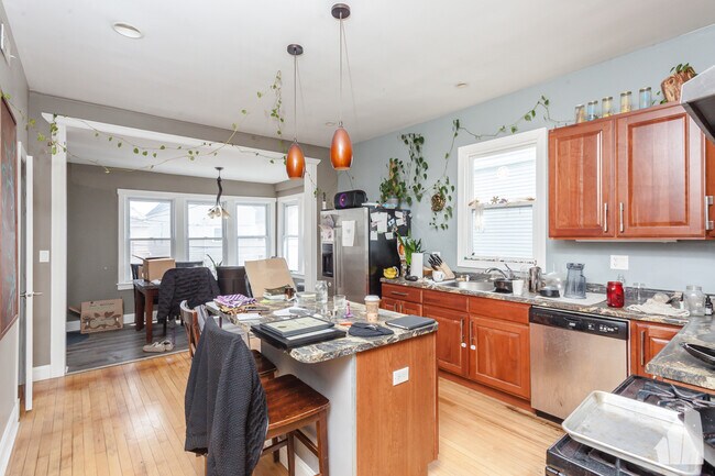 Building Photo - 3081 N Haussen Ct