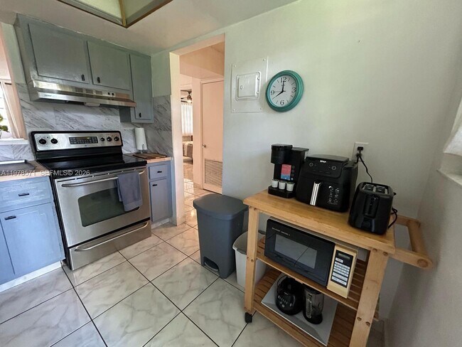 Foto del edificio - 1333 E Hallandale Beach Blvd