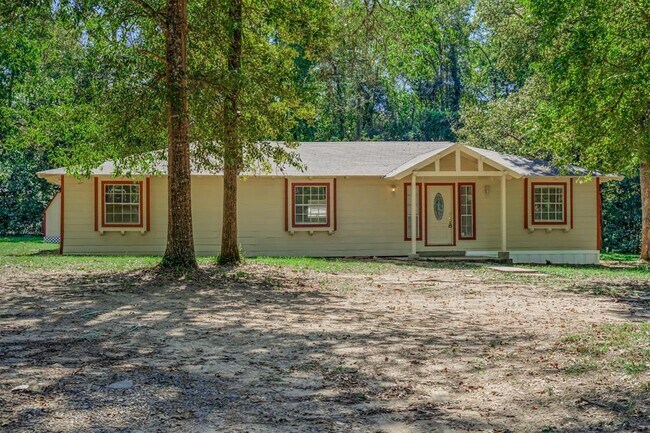 Building Photo - 15014 Dogwood Ln