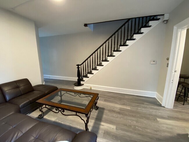 Foto del edificio - 469 Montclair Ave