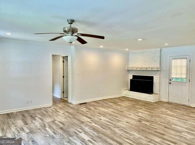 Foto del edificio - 1032 Pine Ln