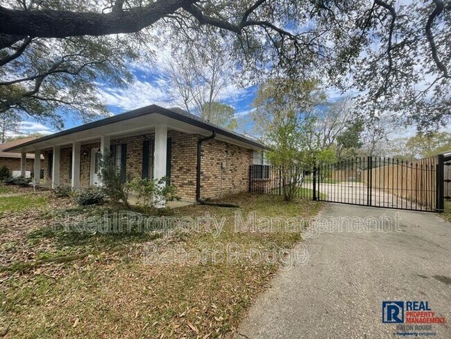 Foto del edificio - 5536 Parkforest Dr