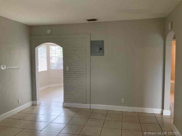 Building Photo - 2621 Fletcher Ct