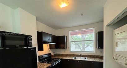 Building Photo - 529 NE 62nd St