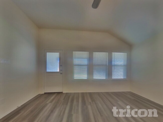 Foto del edificio - 14469 Cloudview Way