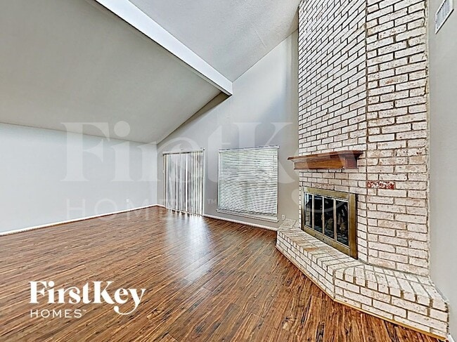 Building Photo - 1308 Wilson Dr