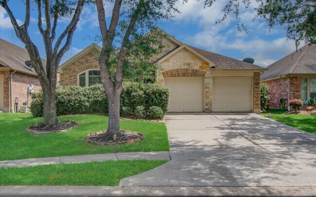Building Photo - 13312 Highland Lake Ln