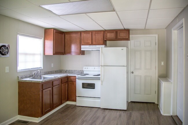 Building Photo - 1310 Forest Ave