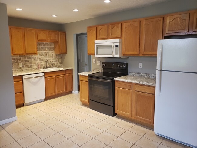 Building Photo - 1304 Dalton Dr