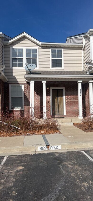 Primary Photo - LOVELY SOUTHEAST TOWNHOME!