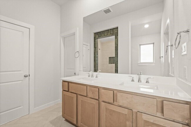 Building Photo - 16723 Lake Austin St