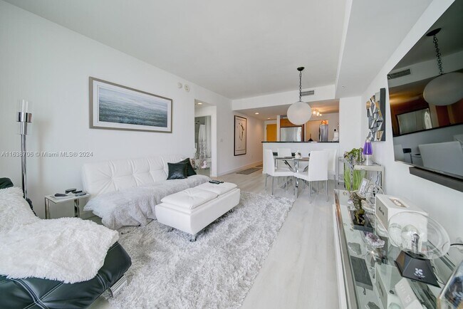 Foto del edificio - 244 Biscayne Blvd
