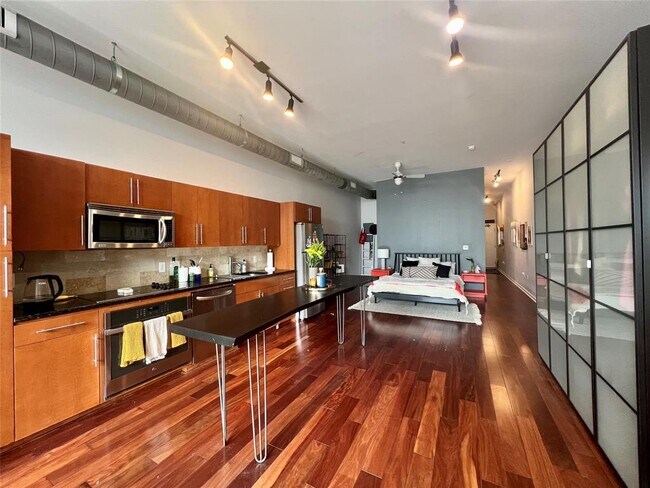 Foto del edificio - 2124 E 6th St