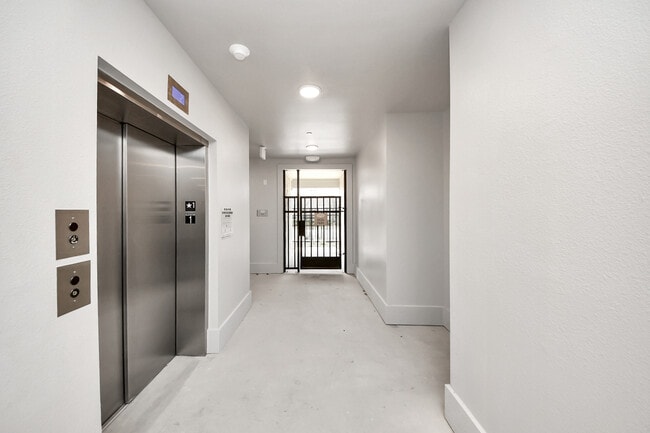 Foto del edificio - Westheimer Garden Villas Senior Living