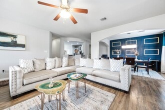 Building Photo - 21388 Timber Lodge Ln