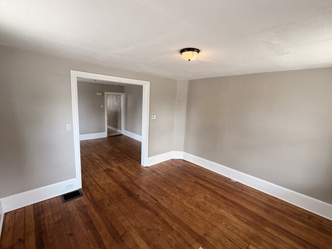 Building Photo - 305 N Franklin St
