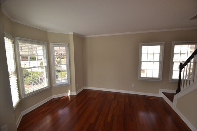 Building Photo - 1445 Gabriel Dr