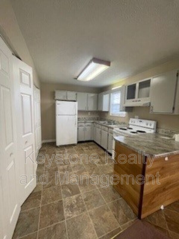 Foto del edificio - 298 Thompsonville Ln