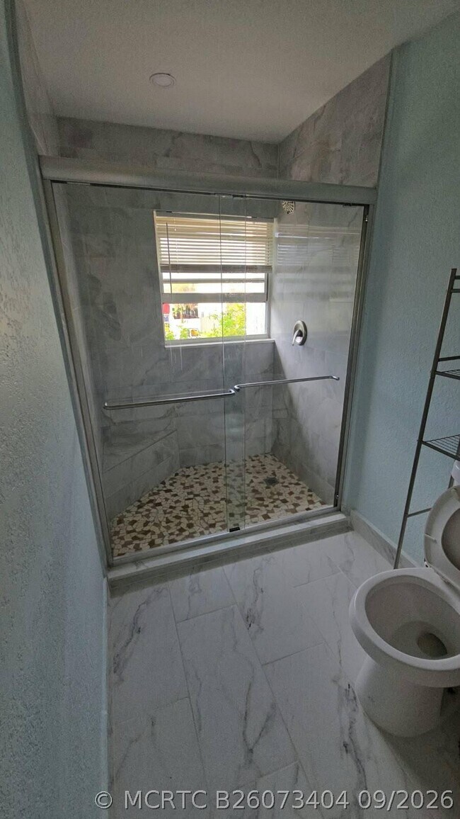 Foto del edificio - 7924 SW 8th St