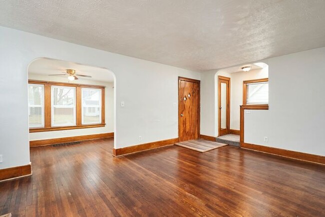 Building Photo - Beautiful Firestone Park Home