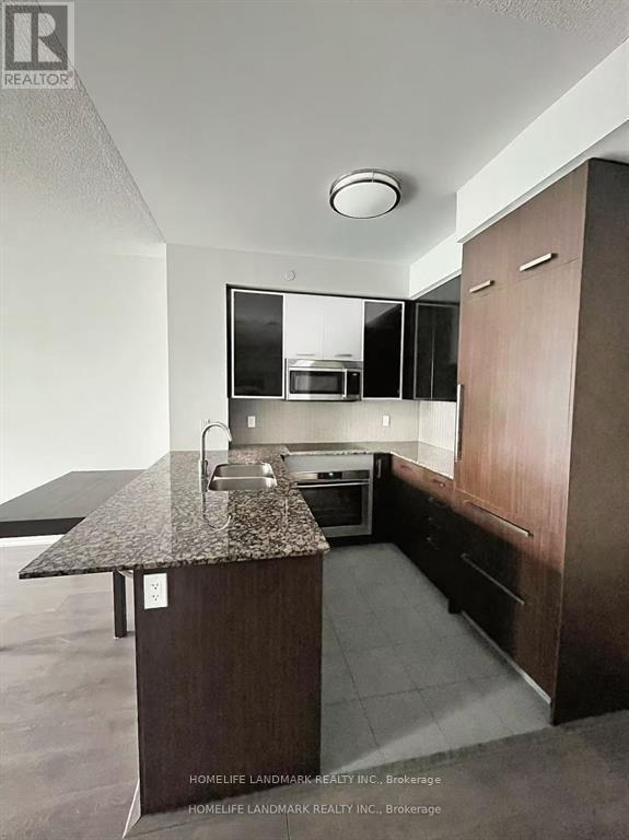 Building Photo - 5168 Yonge St