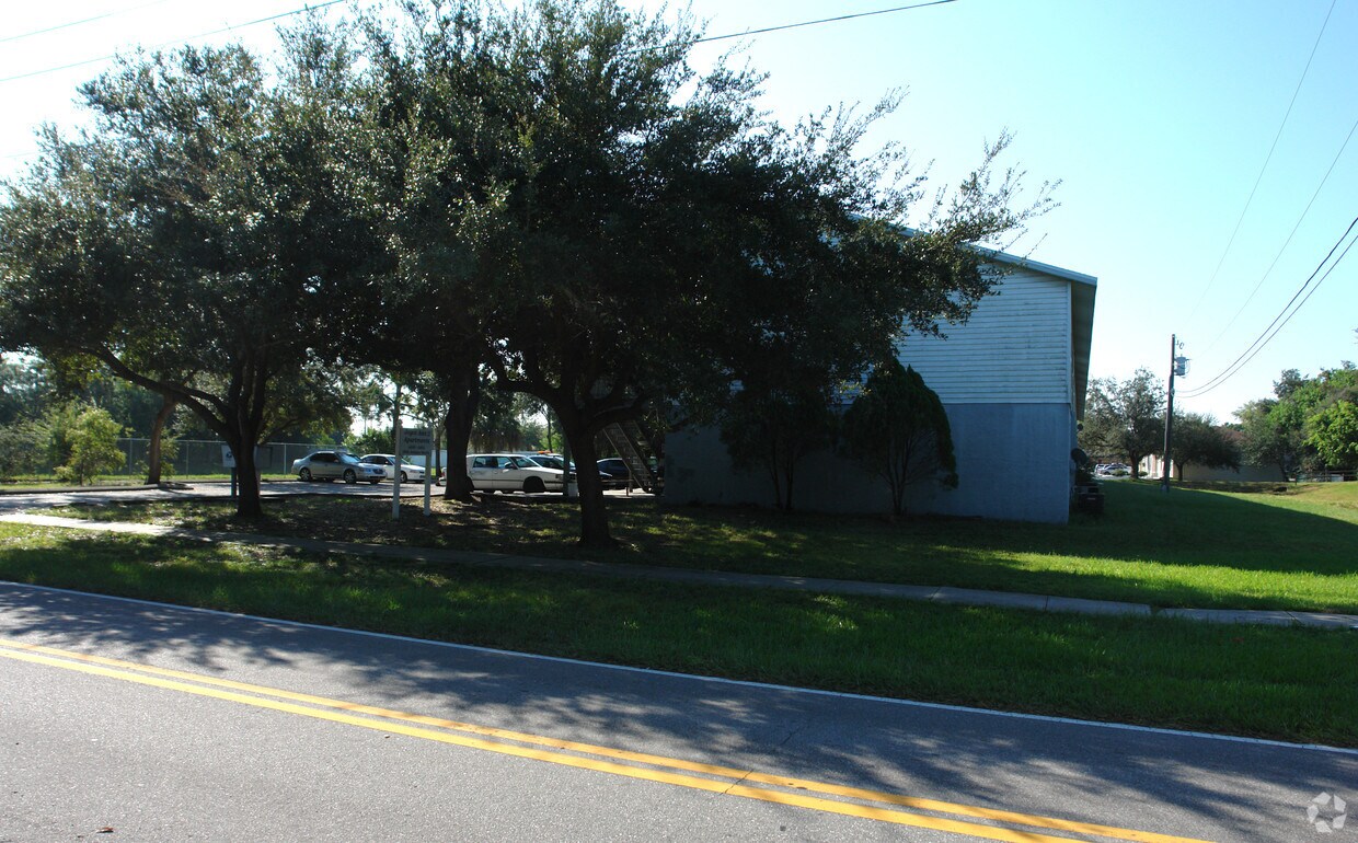 Building Photo - Joyce Ann Apartments