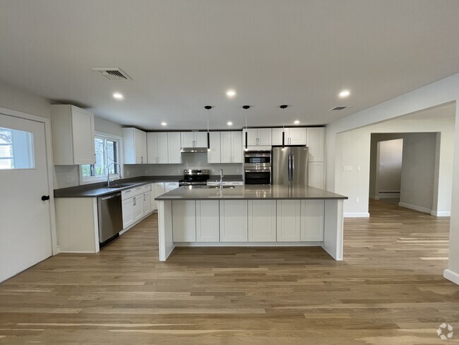 Building Photo - 46 Woodcliff Rd
