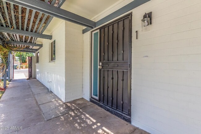 Building Photo - 4235 N 13th Pl