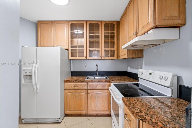 Foto del edificio - 18638 NE 18th Ave