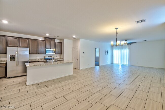 Building Photo - 988 Edel Hest Ave