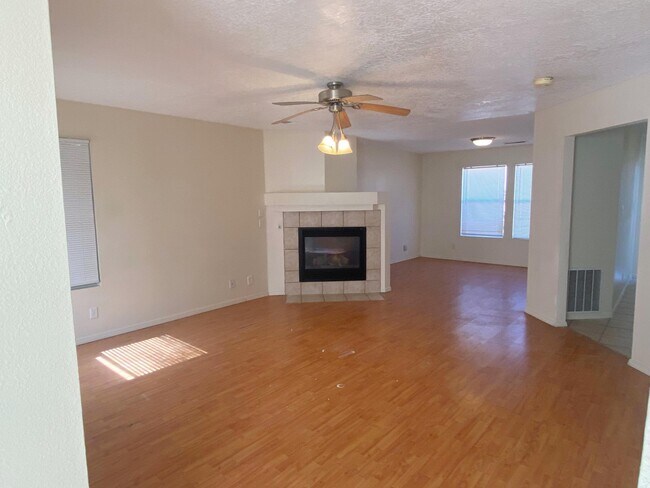 Building Photo - 8312 Rancho Paraiso NW