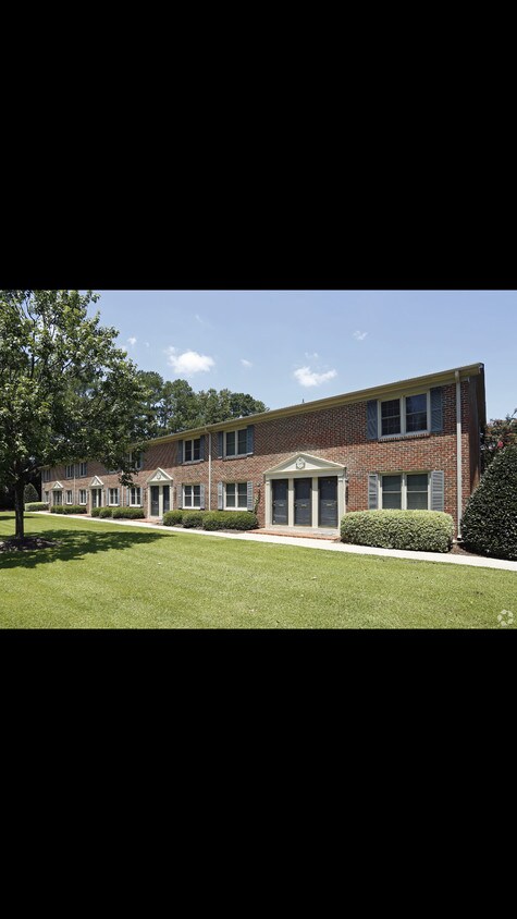 Foto principal - 1601 E 1st St
