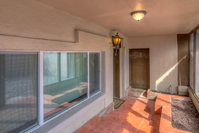 Building Photo - 2619 E Prince Rd