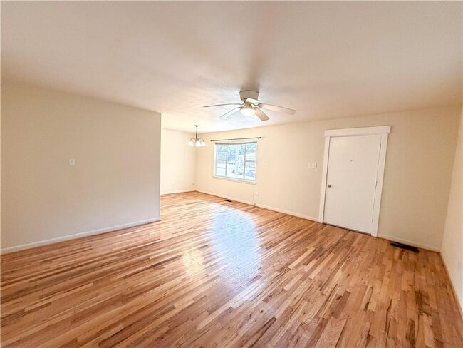 Foto del edificio - 220 Ennis St