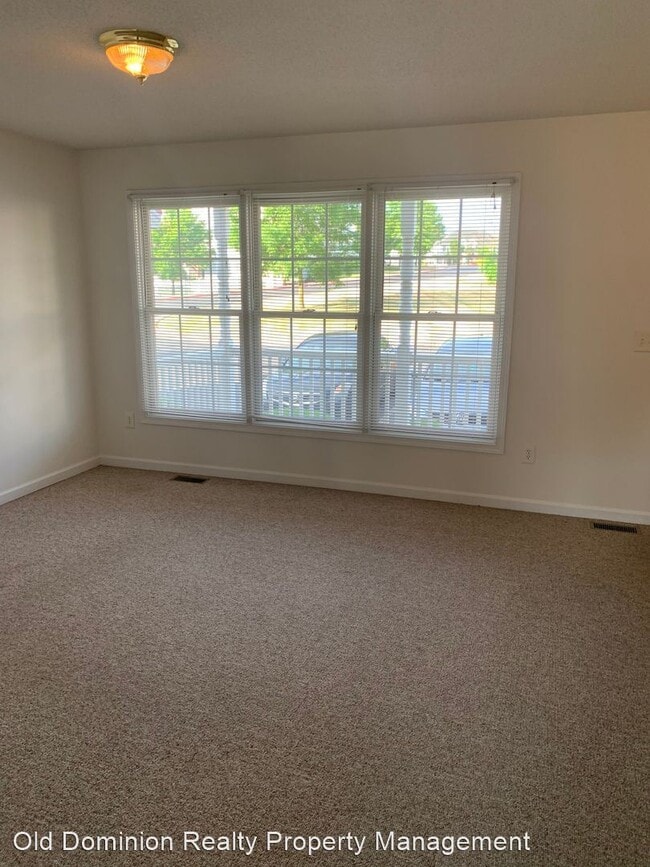 Building Photo - 3 br, 2.5 bath House - 1115 Nathan Hale Court