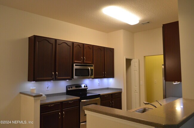 Building Photo - 13864 Herons Landing Way