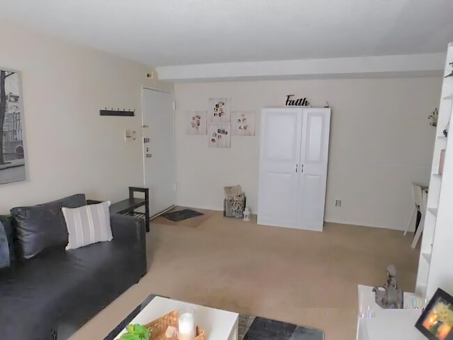 Building Photo - 9921 Bustleton Ave
