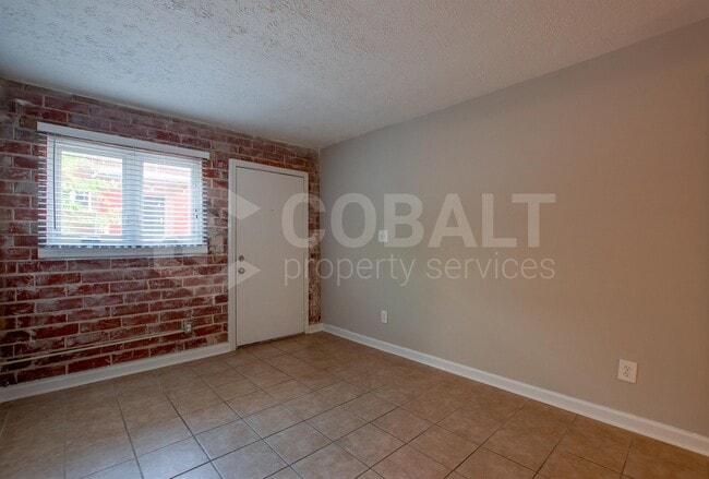 Building Photo - 221 Lampkin St NE