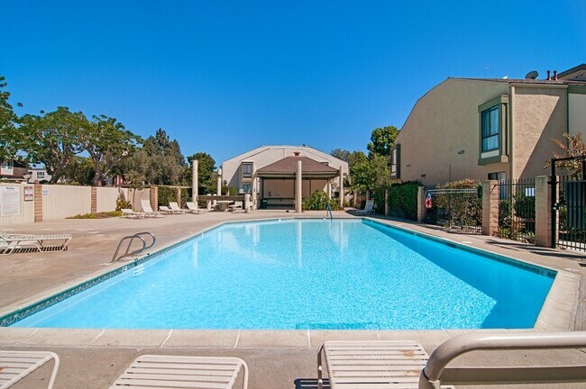 Building Photo - Serra Mesa Charmer! Must See!