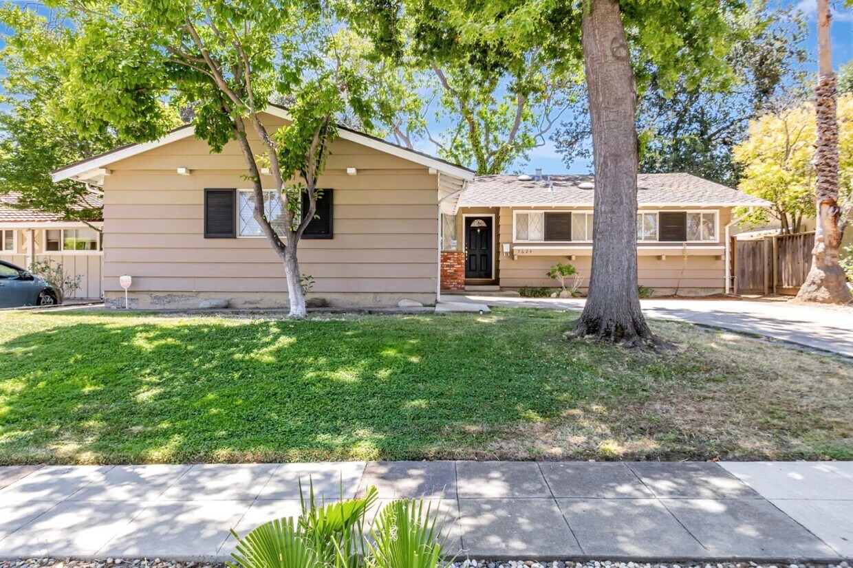 Foto principal - 7624 Erin Way
